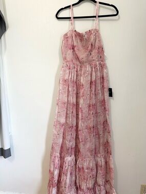 Lulus Karlaye Light Pink Floral Sleeveless Tiered Maxi Dress size medium NWT
